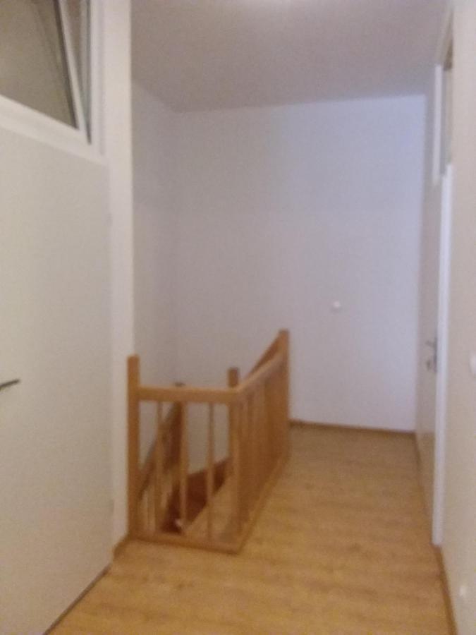 Living In The Box Hostal